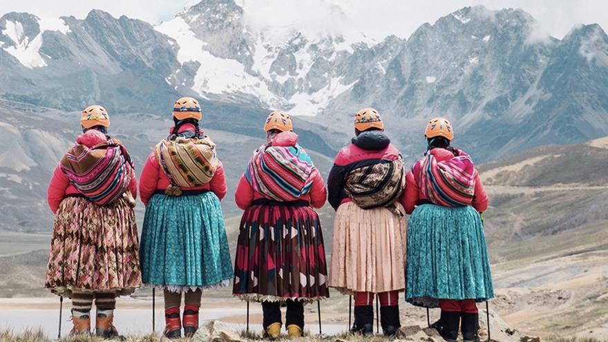 Cholitas bolivianas escaladoras: En busca de la cima del Everest